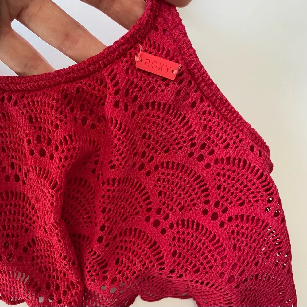 Roxy Swim Top size small Crochet‎ Bralette adjustable straps fuchsia